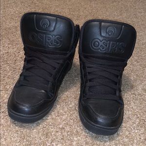Osiris mid level shoes
